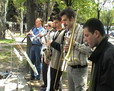 В городском саду играет духовой оркестр... 2 мая 2004г., парк 'Солнечный город'